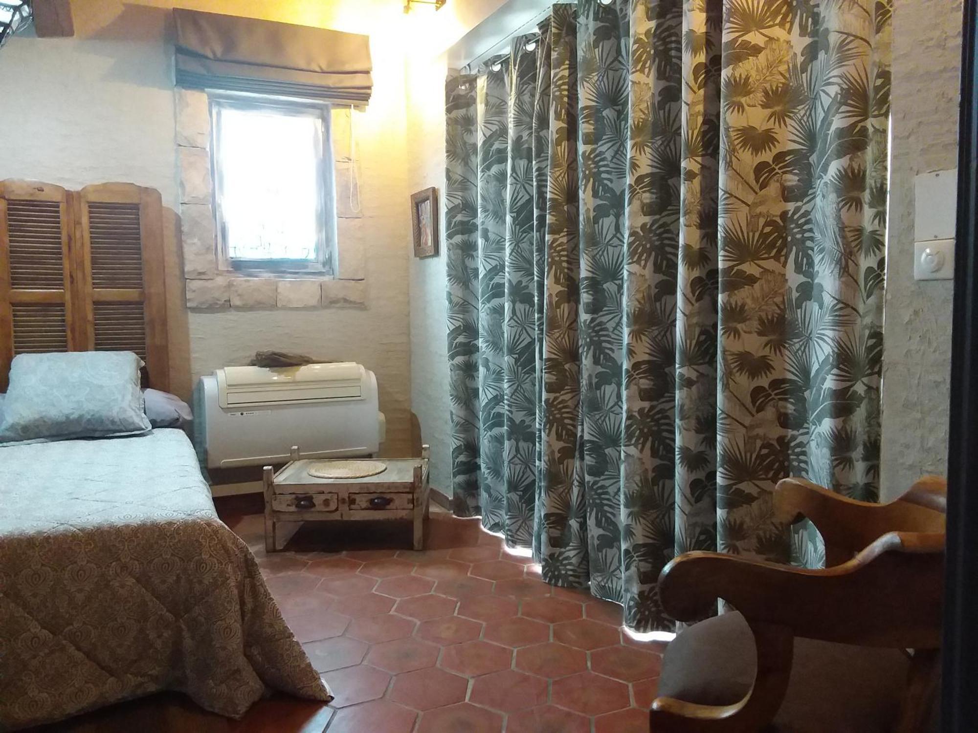 Clos St Jean Baptiste Tourves Room photo